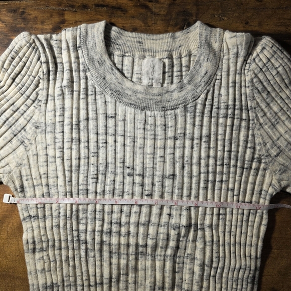 Joie Ribbed Knit Top - Size M – Cream / Grey Flecks - Picture 7 of 7